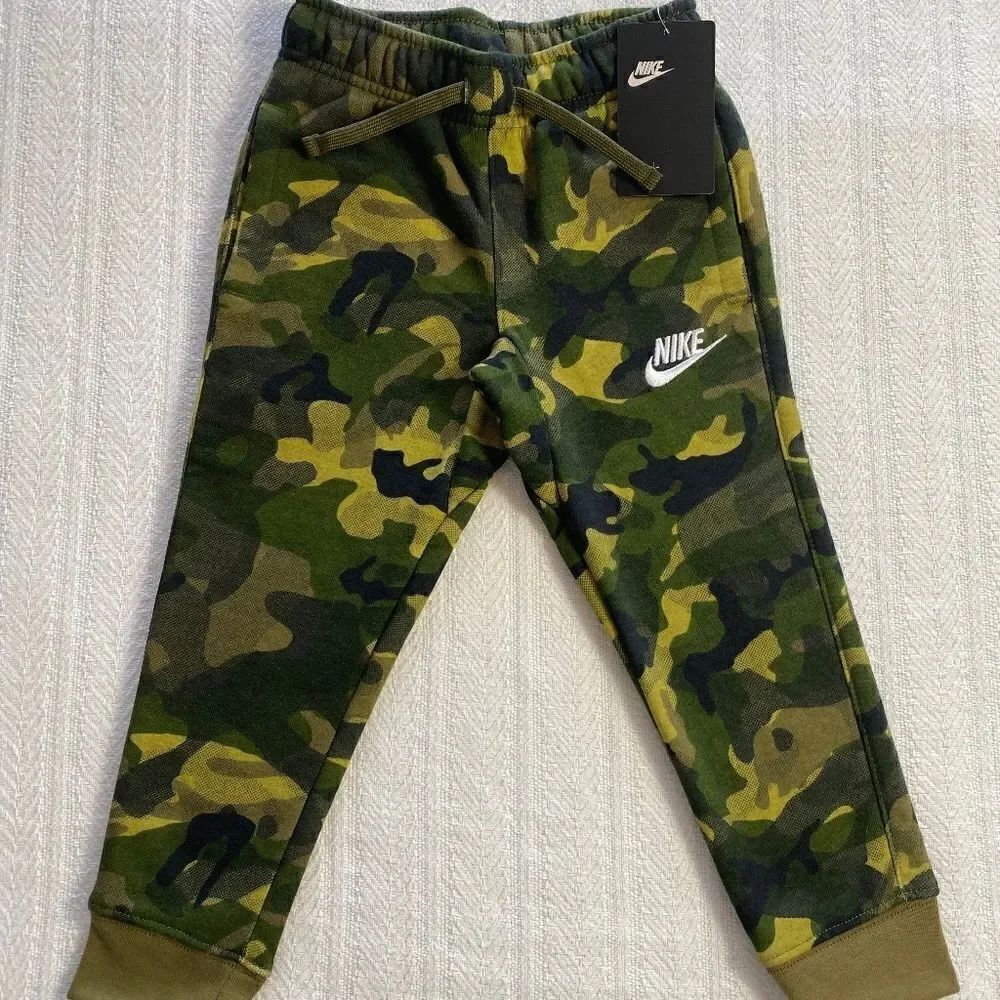 NIKE BOY’S Camouflage Fleece Pants